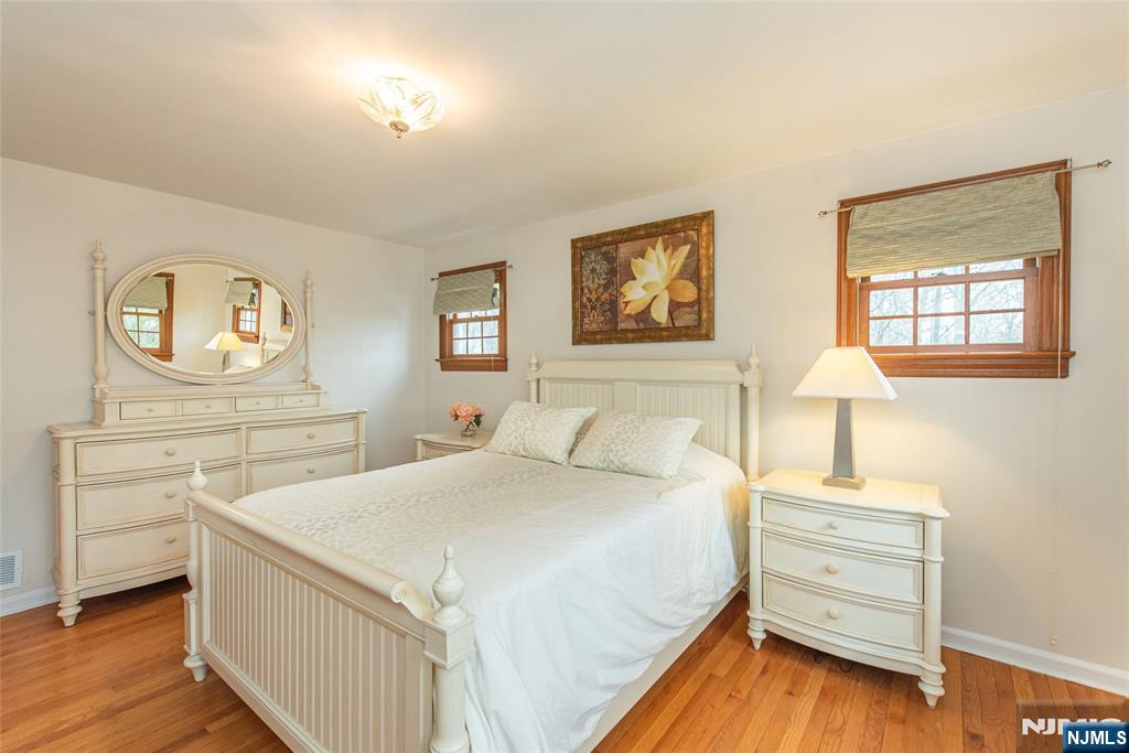 5 Oak Ridge North Caldwell, NJ 07006 - Photo 23 of 33