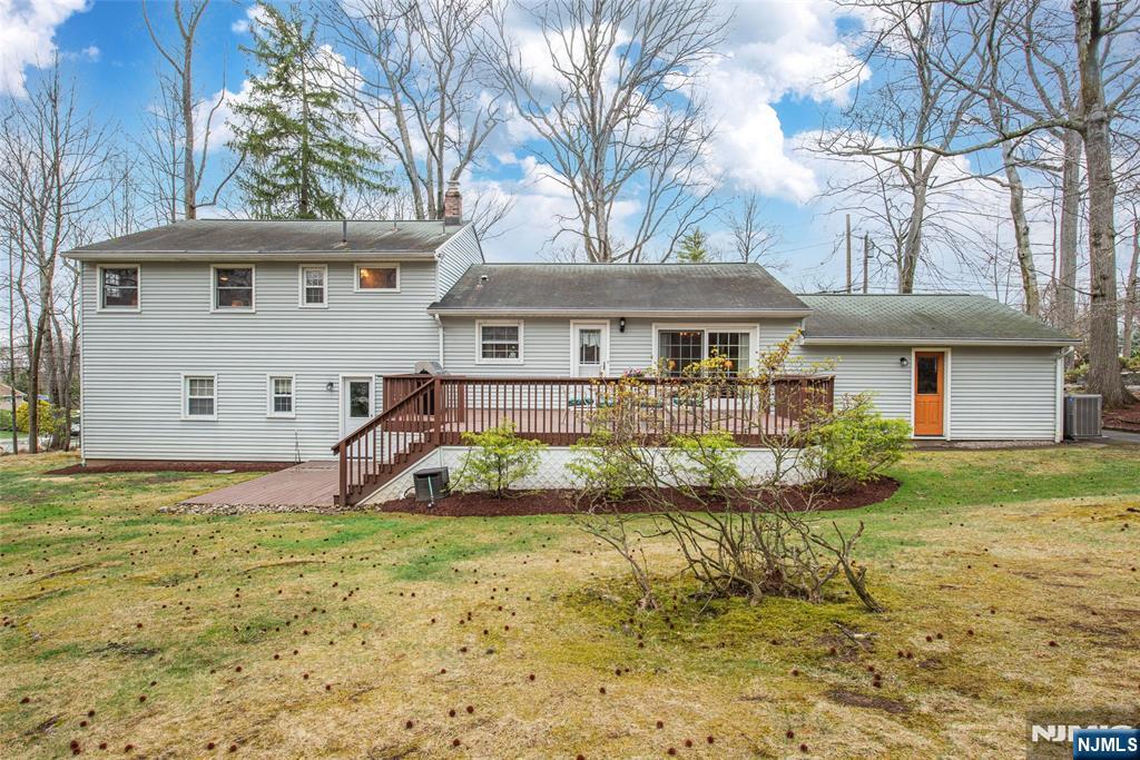 5 Oak Ridge North Caldwell, NJ 07006 - Photo 31 of 33