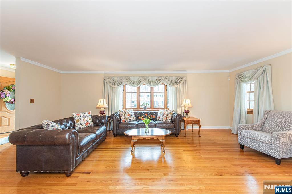 5 Oak Ridge North Caldwell, NJ 07006 - Photo 6 of 33