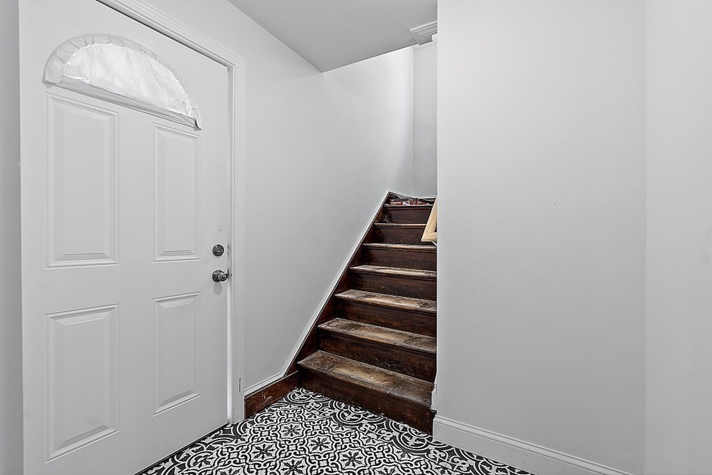 53 Fenwood Road, Unit 2 Worcester, MA 01604 - Photo 3 of 37