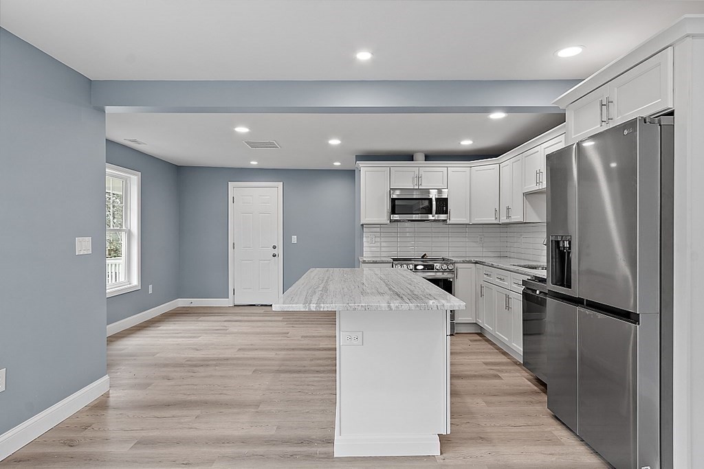 53 Fenwood Road, Unit 2 Worcester, MA 01604 - Photo 5 of 37