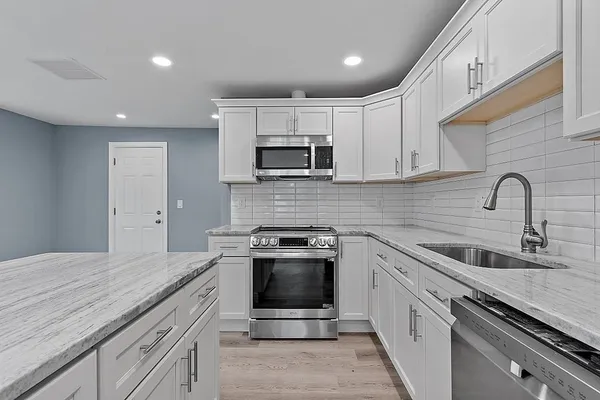 $2,800 | 53 Fenwood Road, Unit 2, Worcester, MA 01604