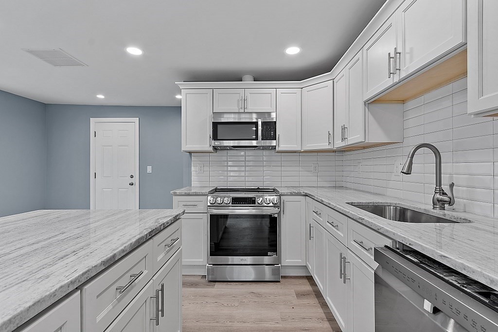 53 Fenwood Road, Unit 2 Worcester, MA 01604 - Photo 6 of 37