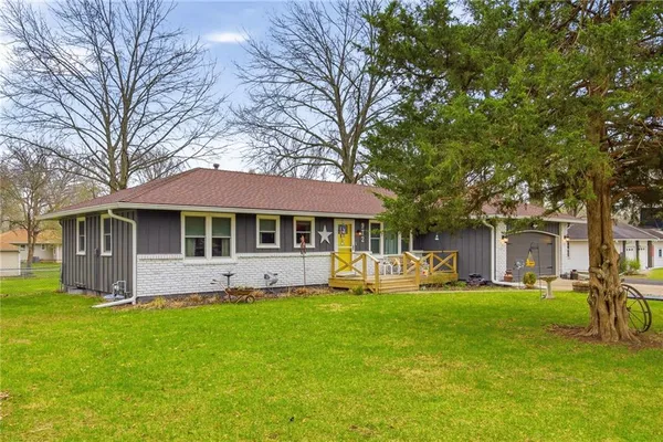 $355,000 | 972 Glengera Street, Peculiar, MO 64078