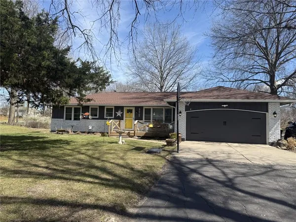 $355,000 | 972 Glengera Street, Peculiar, MO 64078