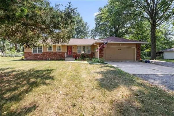 $355,000 | 972 Glengera Street, Peculiar, MO 64078