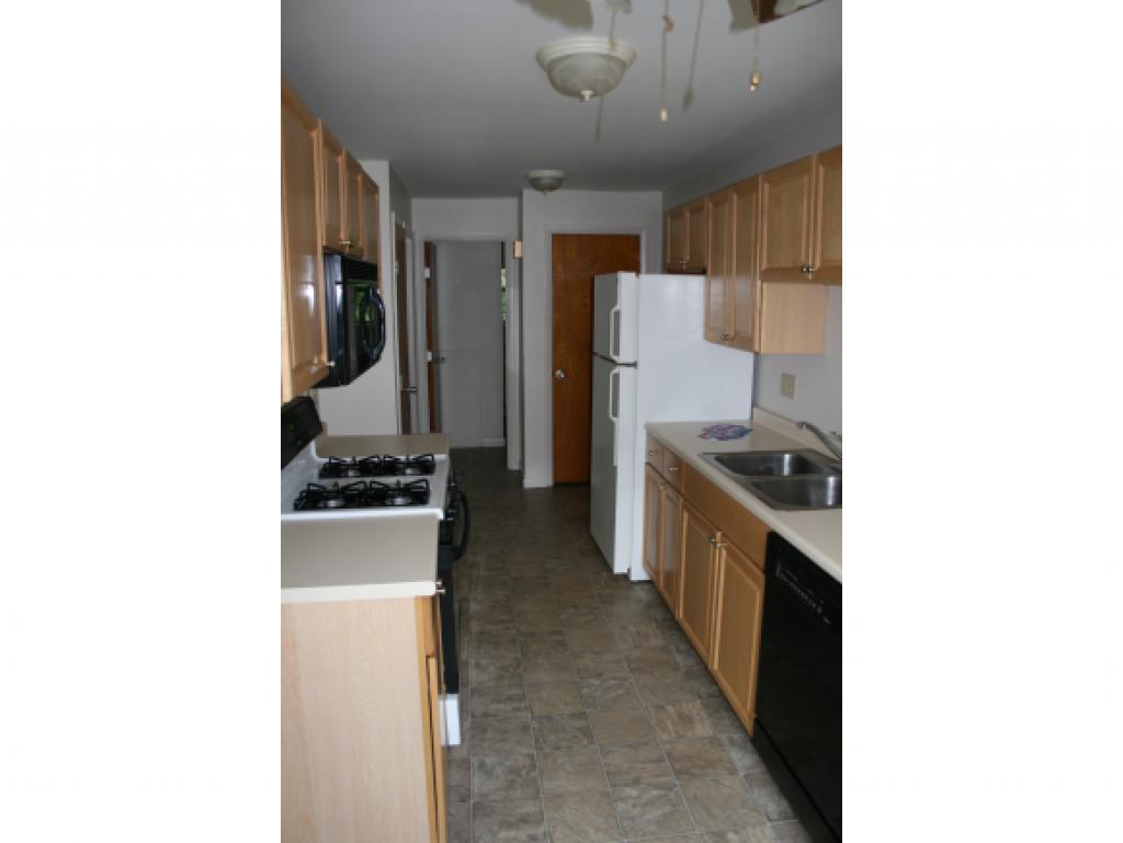 91 Winnacunnet Road, Unit 2 Hampton, NH 03842 - Photo 3 of 5