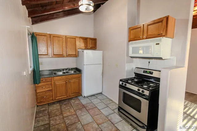 $1,100 | 709 Elysian Boulevard, Big Bear City, CA 92314