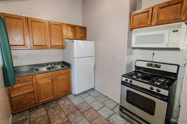 $1,100 | 709 Elysian Boulevard, Big Bear City, CA 92314