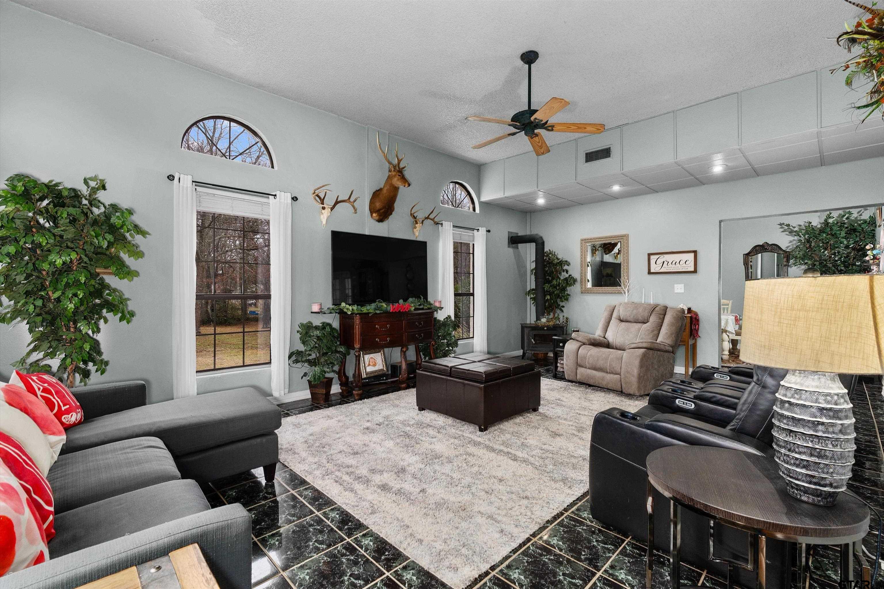 210 Kenneth Drive Henderson, TX 75652 - Photo 4 of 30