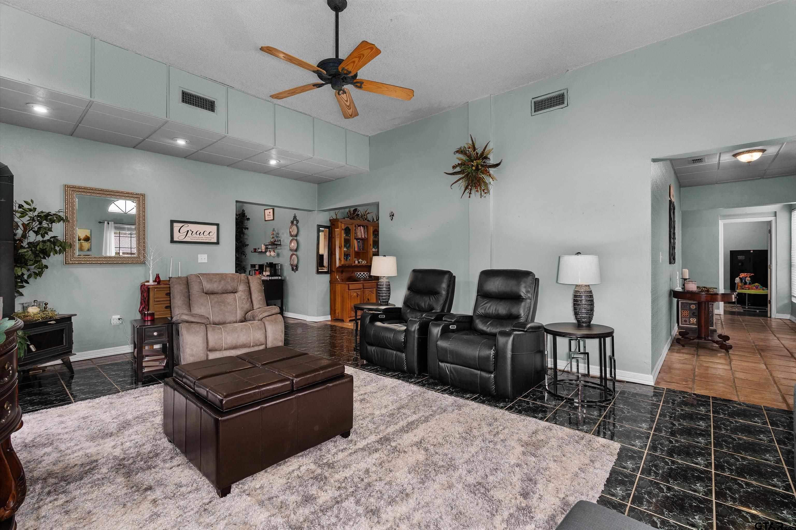 210 Kenneth Drive Henderson, TX 75652 - Photo 6 of 30