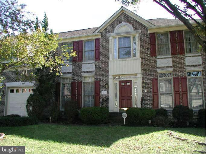 2206 Central Avenue Vienna, VA 22182 - Photo 1 of 20 a front view of a house