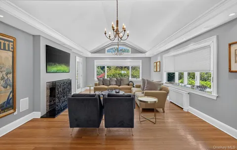 $1,599,999 | 81 Lawrence Hill Road, Huntington, NY 11743