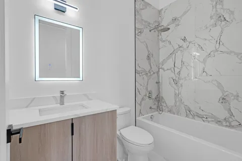 $949,000 | 505 West Elm Street, Unit 1, Chicago, IL 60610