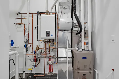 $949,000 | 505 West Elm Street, Unit 1, Chicago, IL 60610