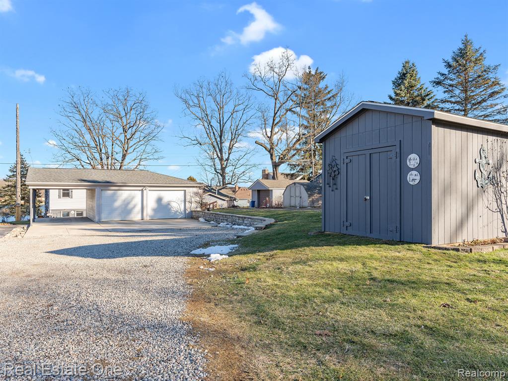 5888 Bullard Road Fenton, MI 48430 - Photo 36 of 41