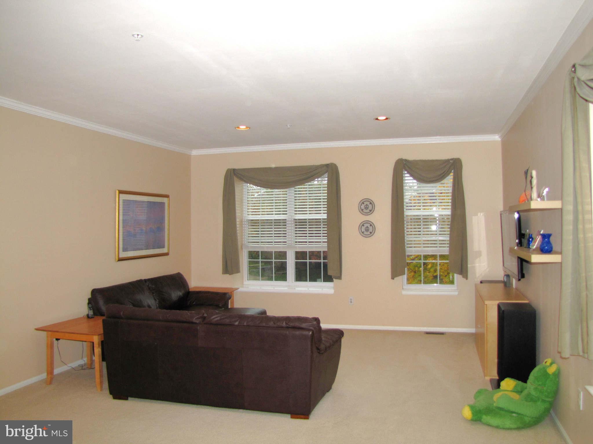 6346 Wind Rider Way Columbia, MD 21045 - Photo 2 of 24 Living Room