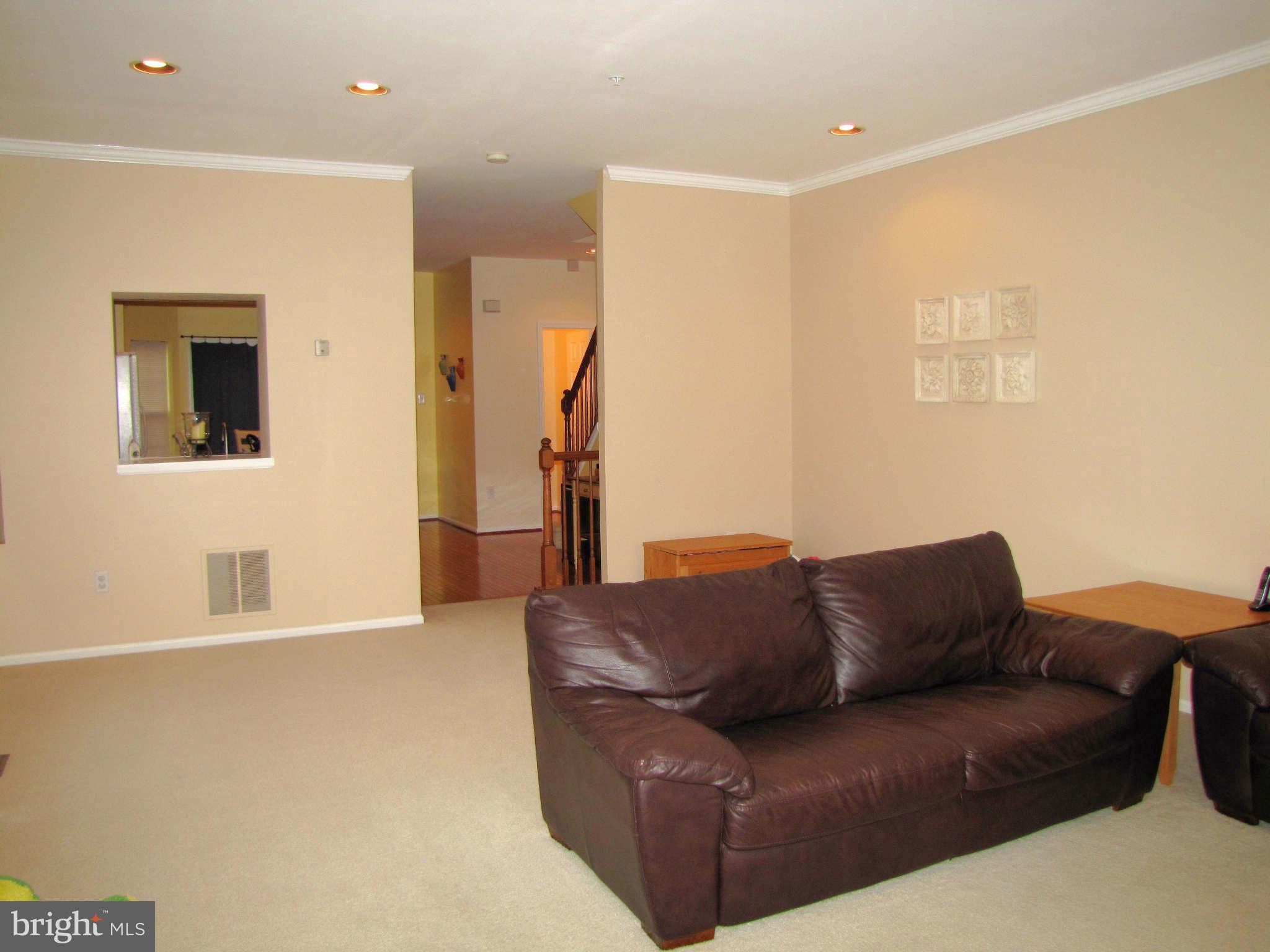 6346 Wind Rider Way Columbia, MD 21045 - Photo 4 of 24 Living Room