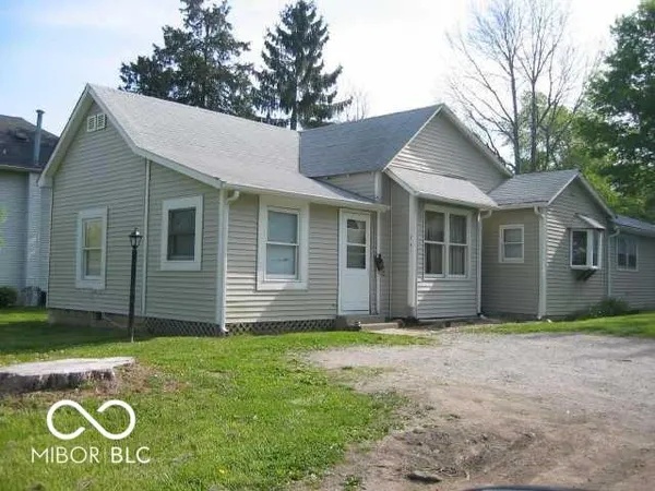 $950 | 741 North Rangeline Road, Carmel, IN 46032