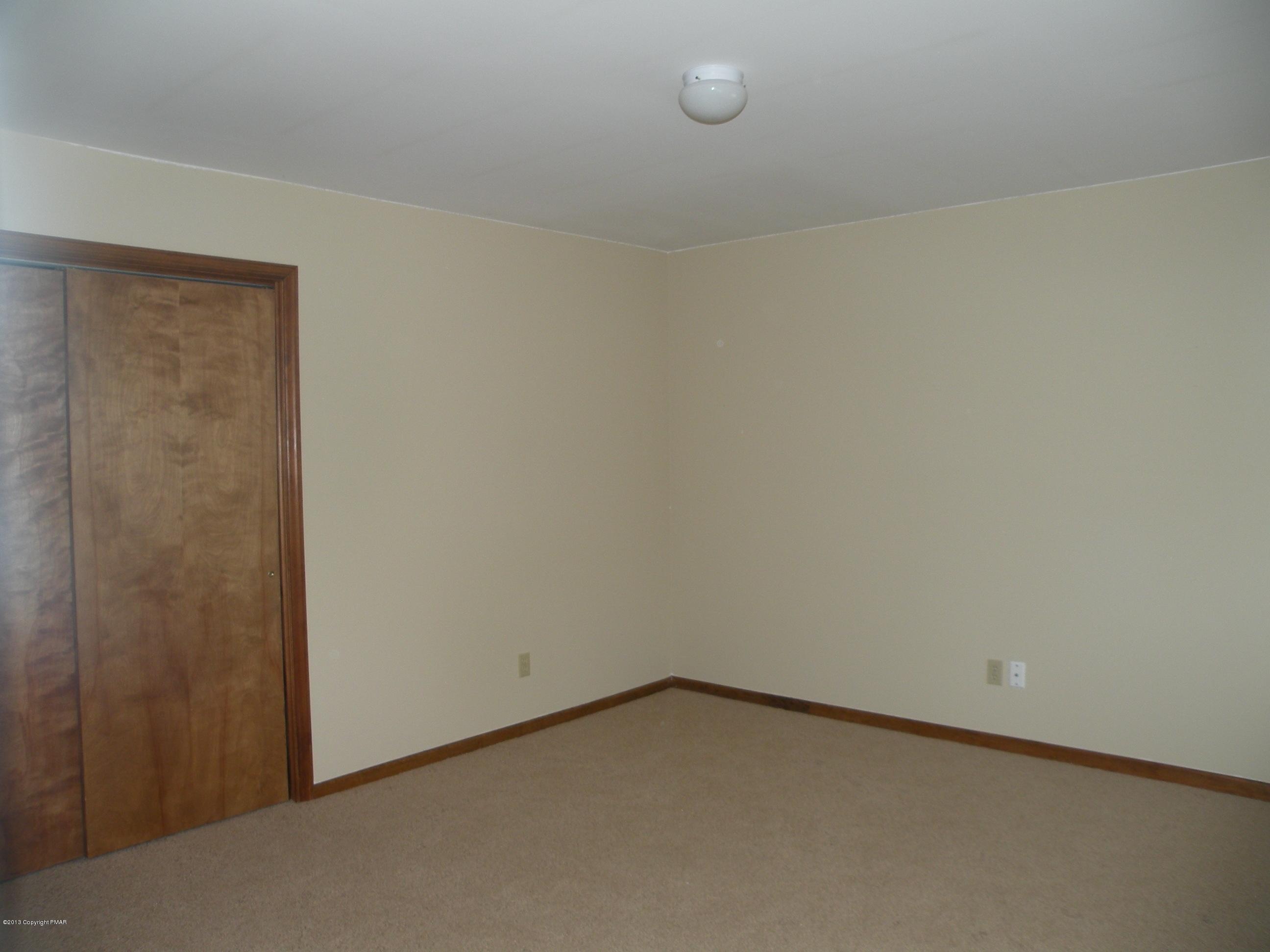 335 Pin Oak Road Stroudsburg, PA 18360 - Photo 12 of 21 a view of an empty room