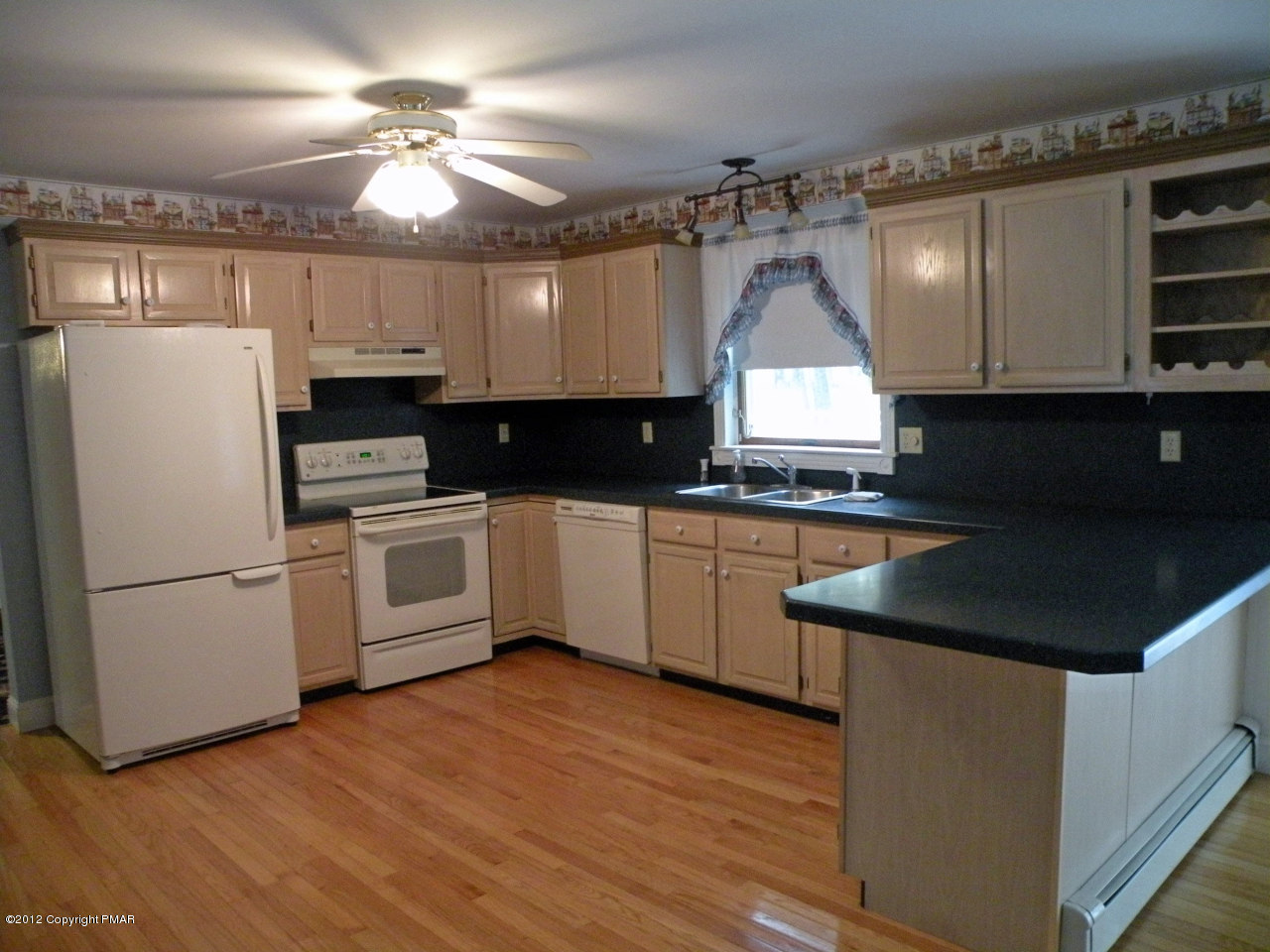 335 Pin Oak Road Stroudsburg, PA 18360 - Photo 3 of 21 Kitchen