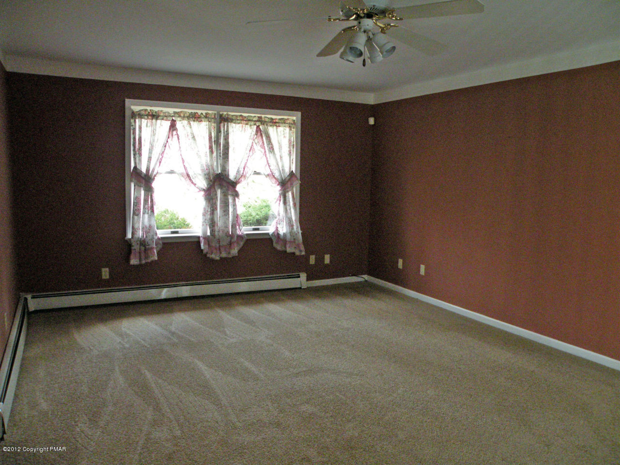 335 Pin Oak Road Stroudsburg, PA 18360 - Photo 7 of 21 an empty room with a window