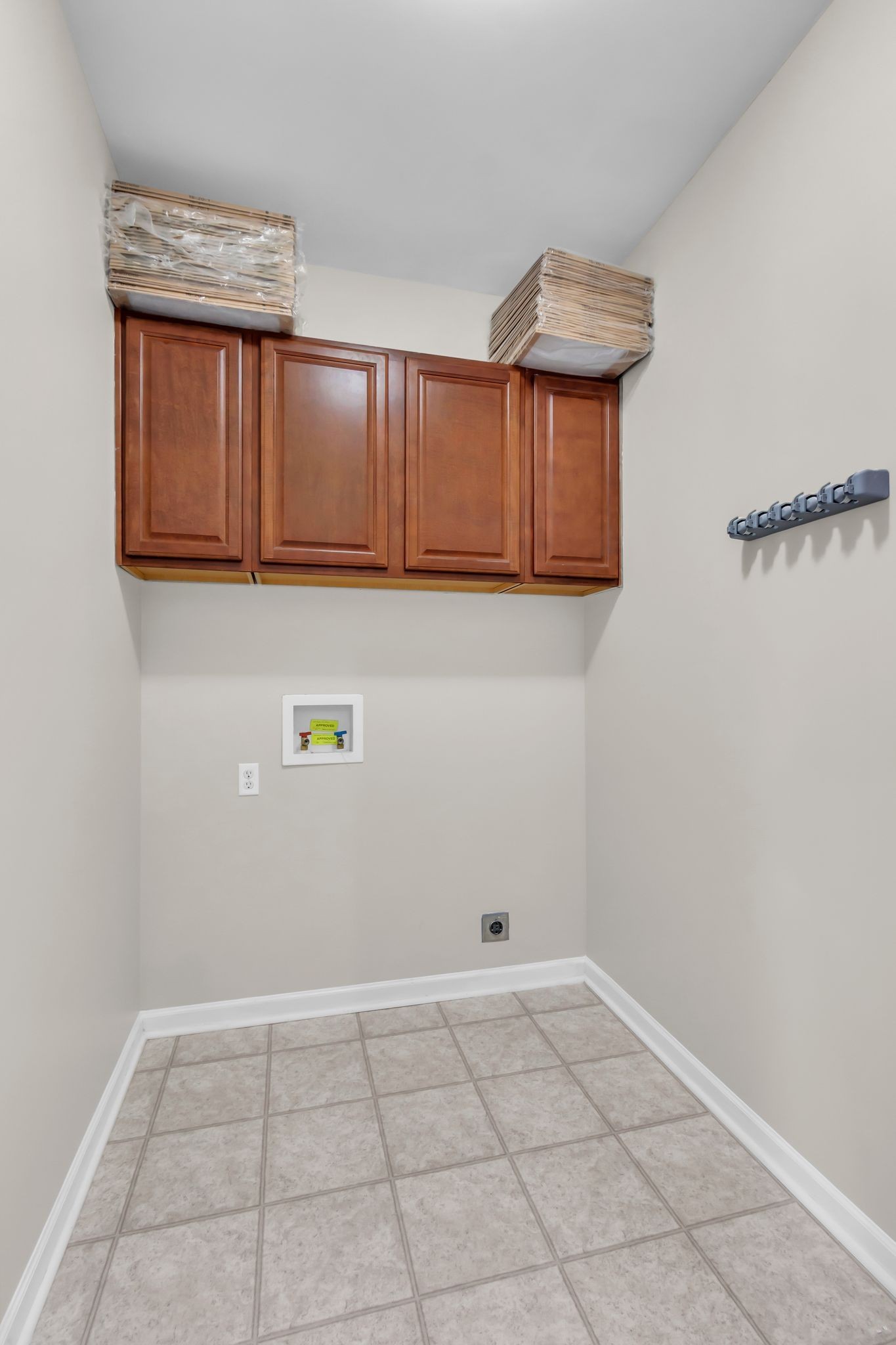3008 Michael Lane Spring Hill, TN 37174 - Photo 15 of 33 a view of an empty room and wooden floor