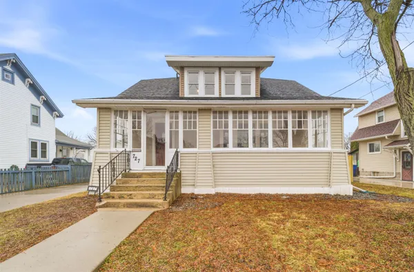 $239,900 | 727 1st Street, Menasha, WI 54952