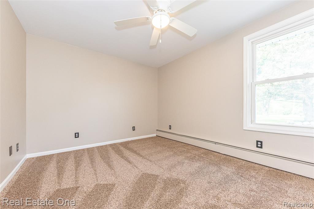 912 North Wixom Road Wixom, MI 48393 - Photo 28 of 49