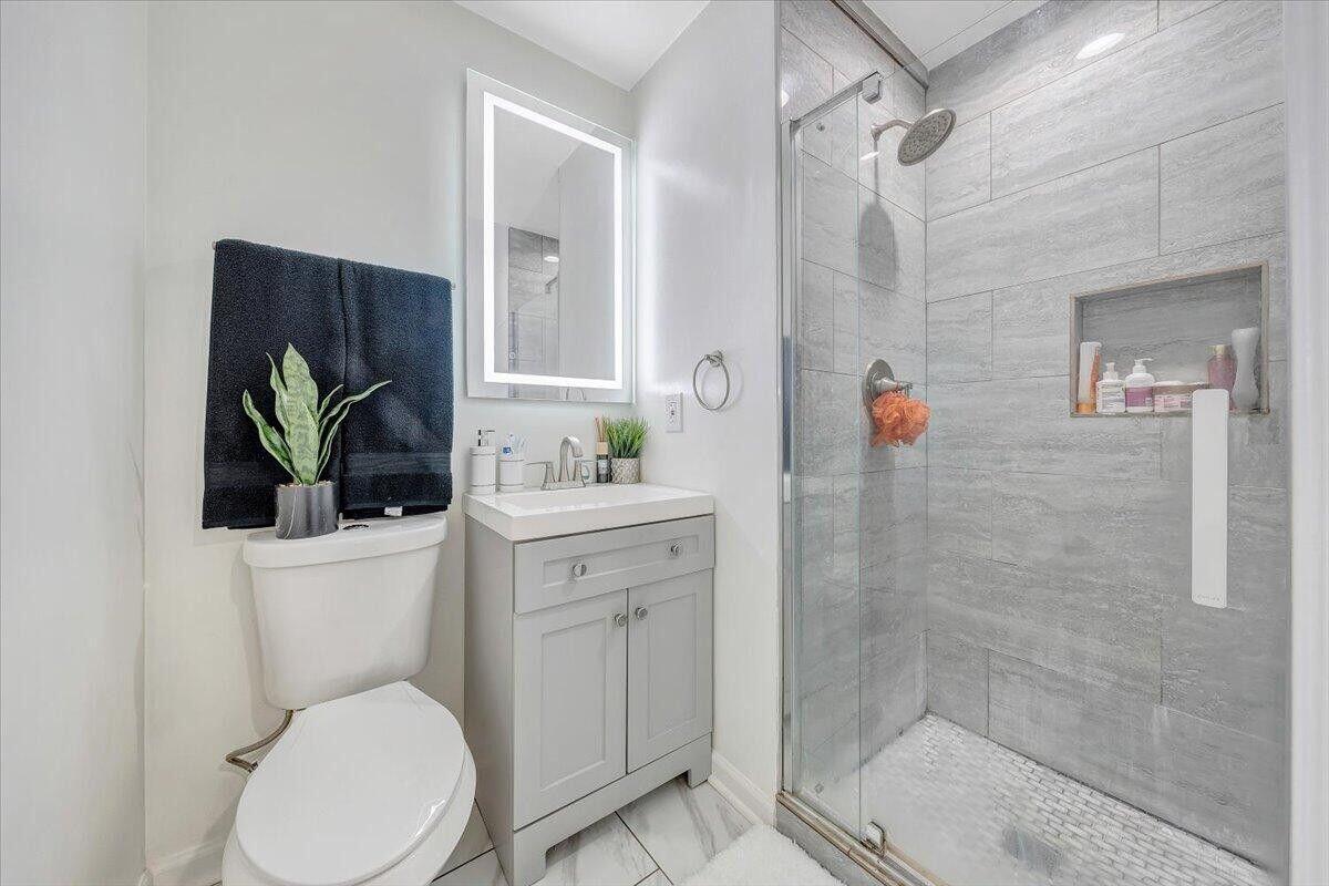 5502 Thornrose Road Roanoke, VA 24012 - Photo 12 of 37 IMG_8122