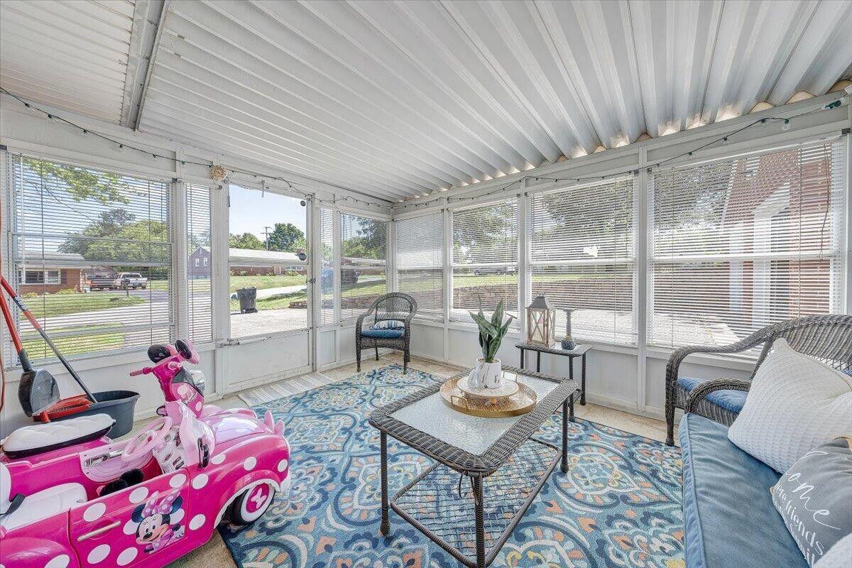 5502 Thornrose Road Roanoke, VA 24012 - Photo 24 of 37 IMG_8134