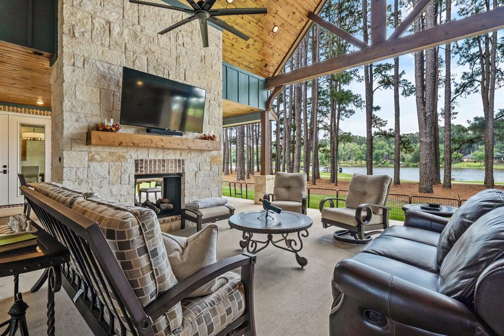 8595 Toler Pointe Larue, TX 75770 - Photo 10 of 40 Lots of seating for friends and family. Have a party of 50 and everyone will be comforatable.