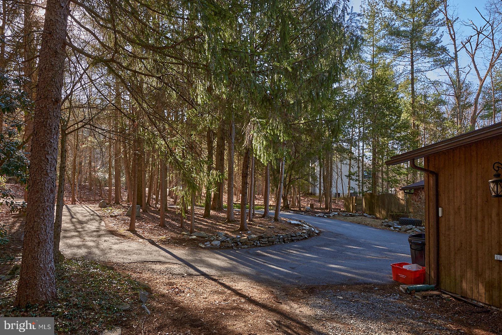 4026 Hillview Road Temple, PA 19560 - Photo 19 of 64