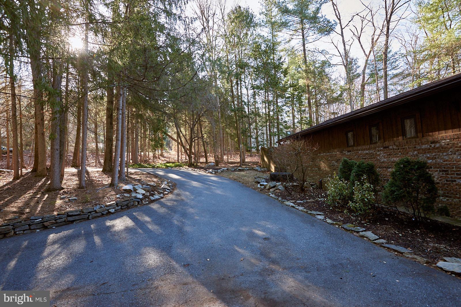 4026 Hillview Road Temple, PA 19560 - Photo 5 of 64