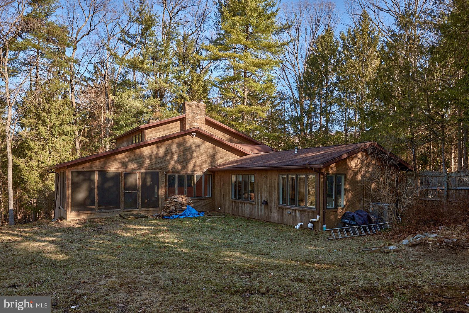 4026 Hillview Road Temple, PA 19560 - Photo 8 of 64