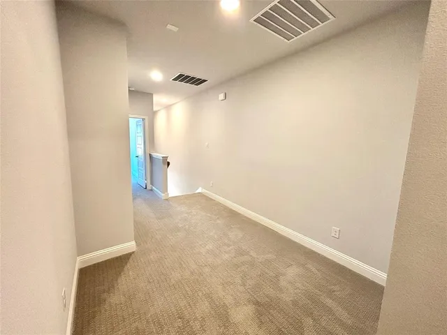 $2,900 | 402 Sunset Lane, Fort Worth, TX 76114