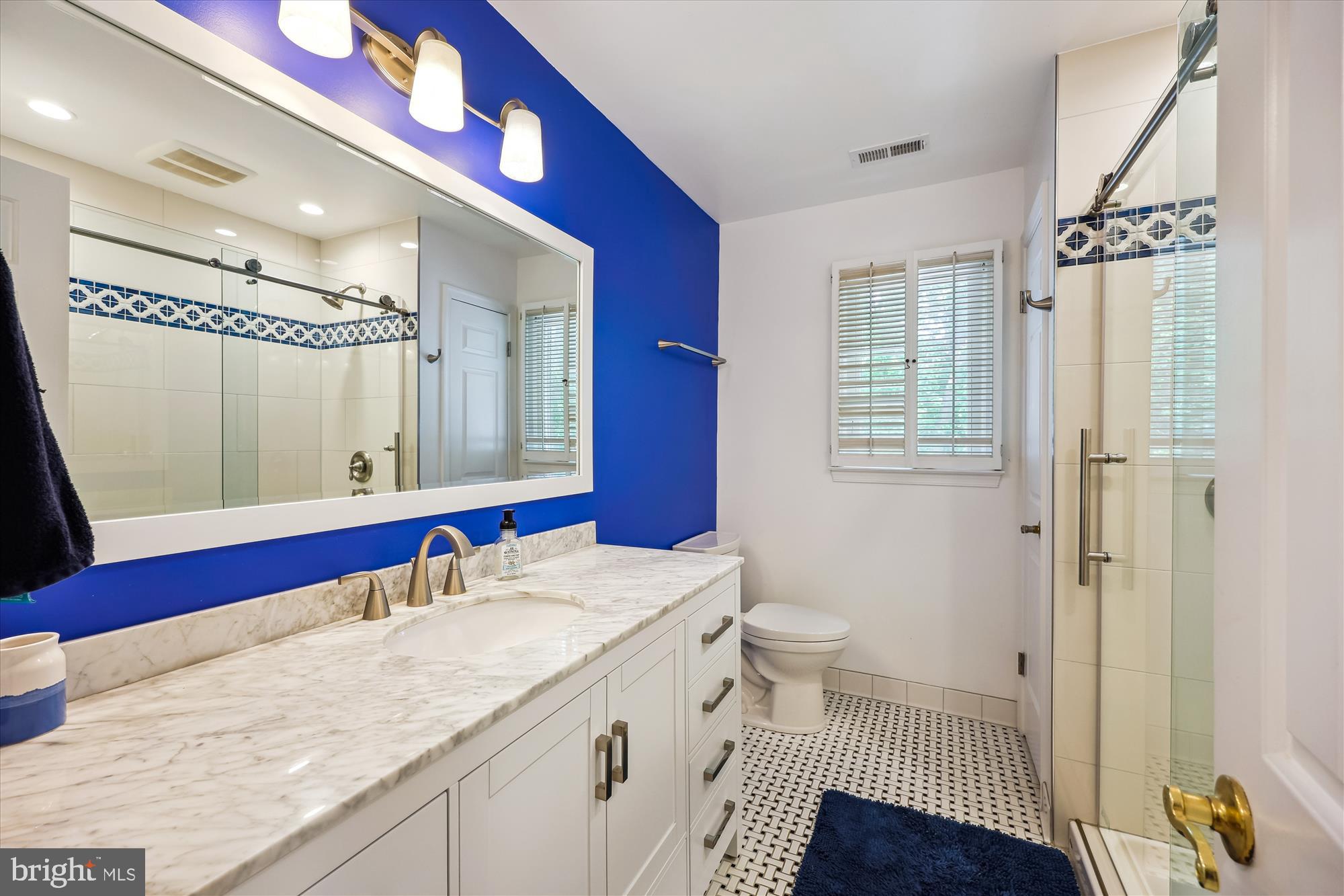 15221 Middlegate Road Silver Spring, MD 20905 - Photo 44 of 67 Upper level hall bath
