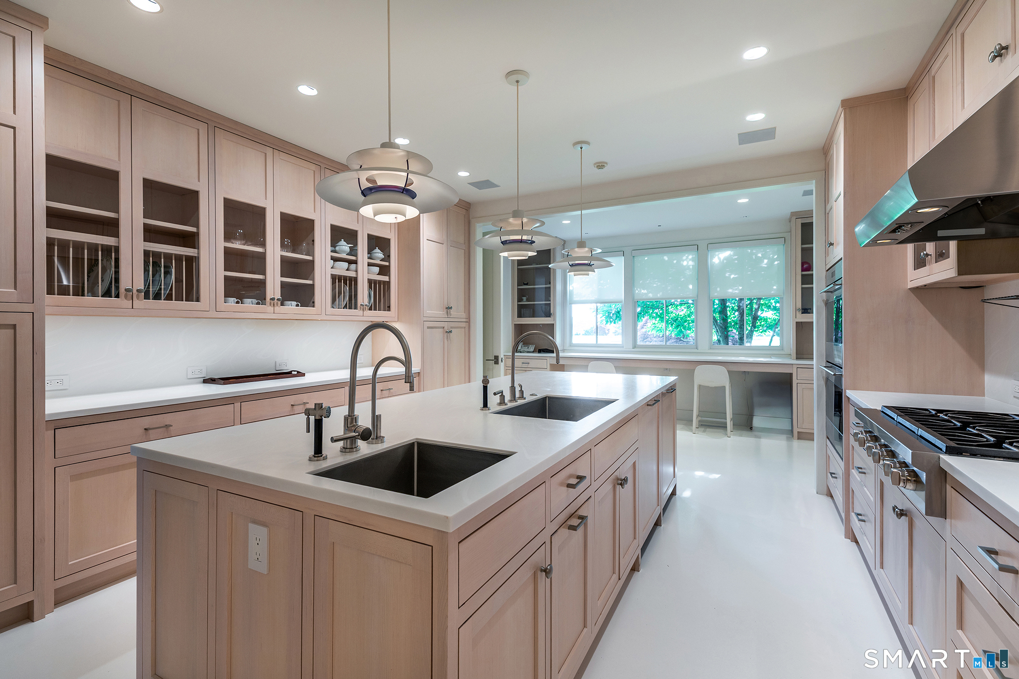 289 Northrup Street Bridgewater, CT 06752 - Photo 15 of 40 Eat-in Chef's Kitchen