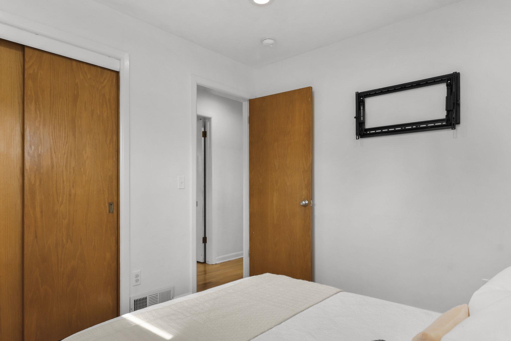504 Douglas Trail Madison, WI 53716 - Photo 13 of 35