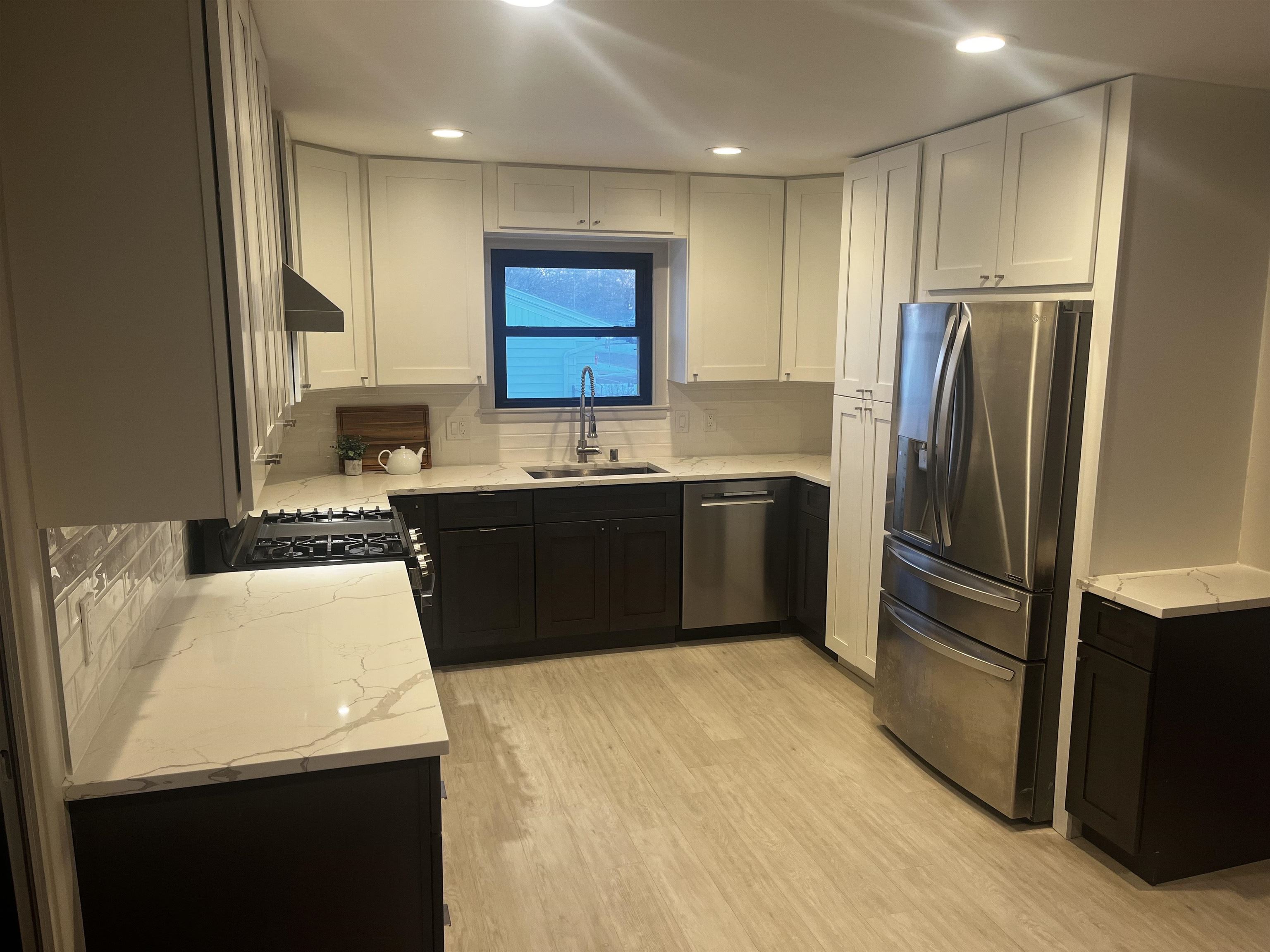 504 Douglas Trail Madison, WI 53716 - Photo 2 of 4