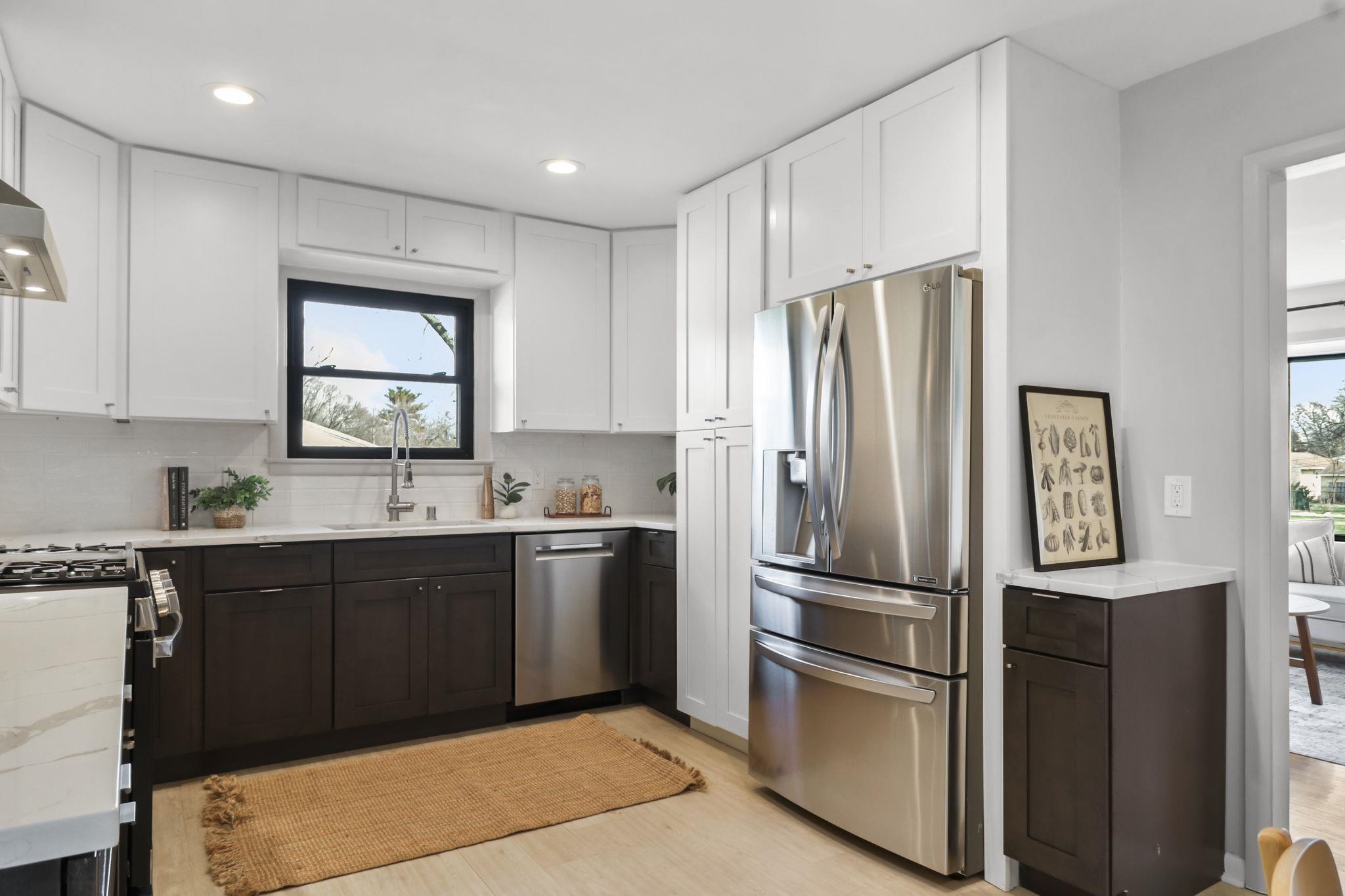 504 Douglas Trail Madison, WI 53716 - Photo 3 of 35