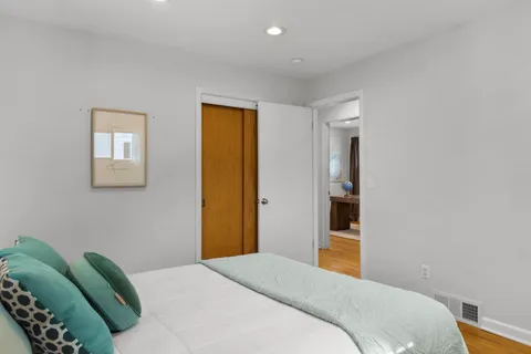 $450,000 | 504 Douglas Trail, Madison, WI 53716