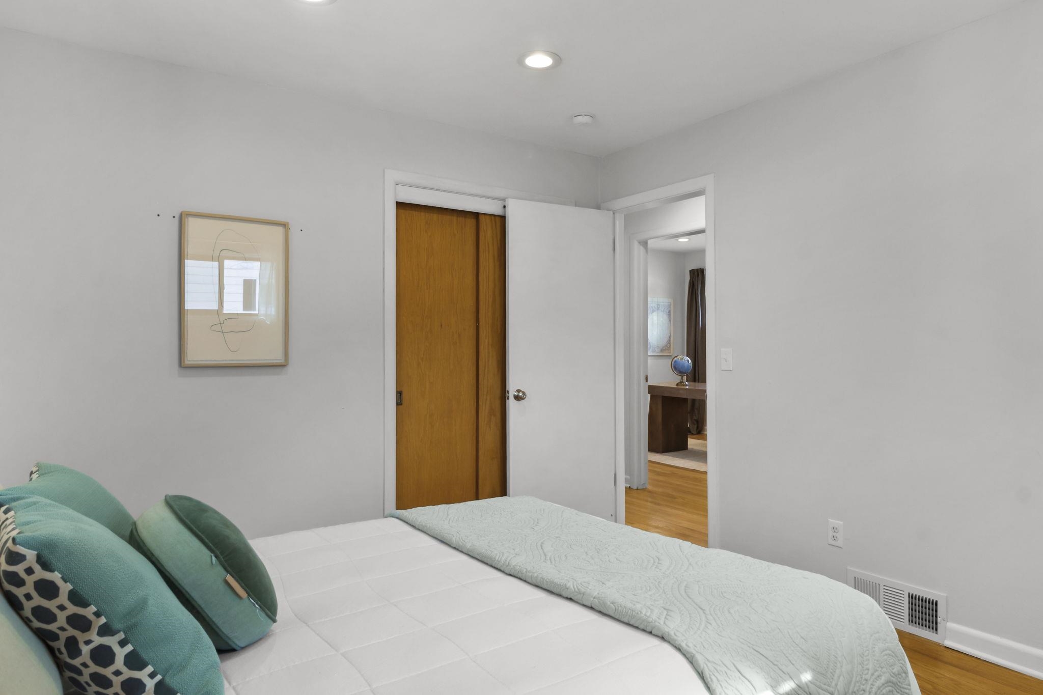 504 Douglas Trail Madison, WI 53716 - Photo 8 of 35