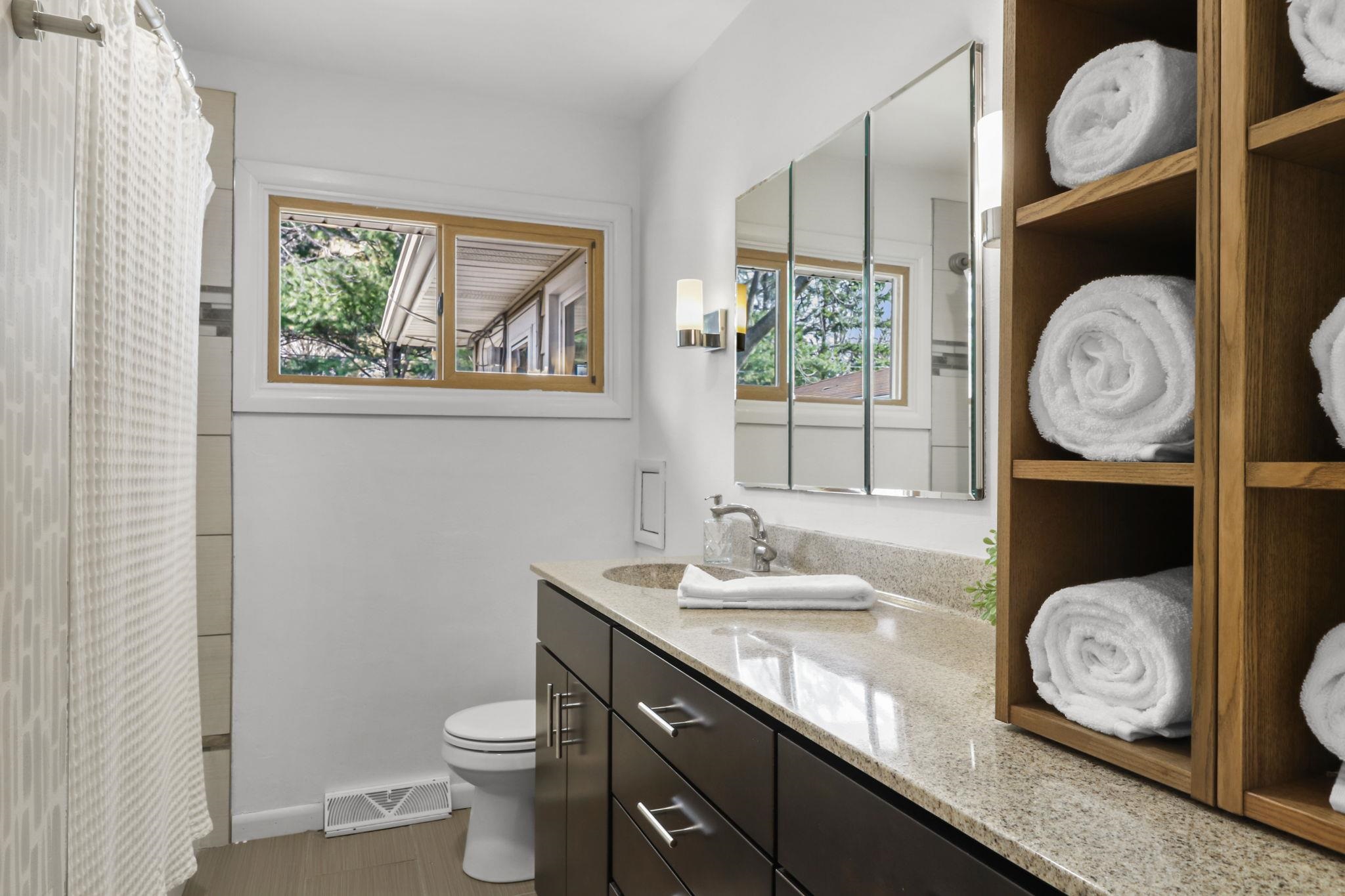 504 Douglas Trail Madison, WI 53716 - Photo 9 of 35