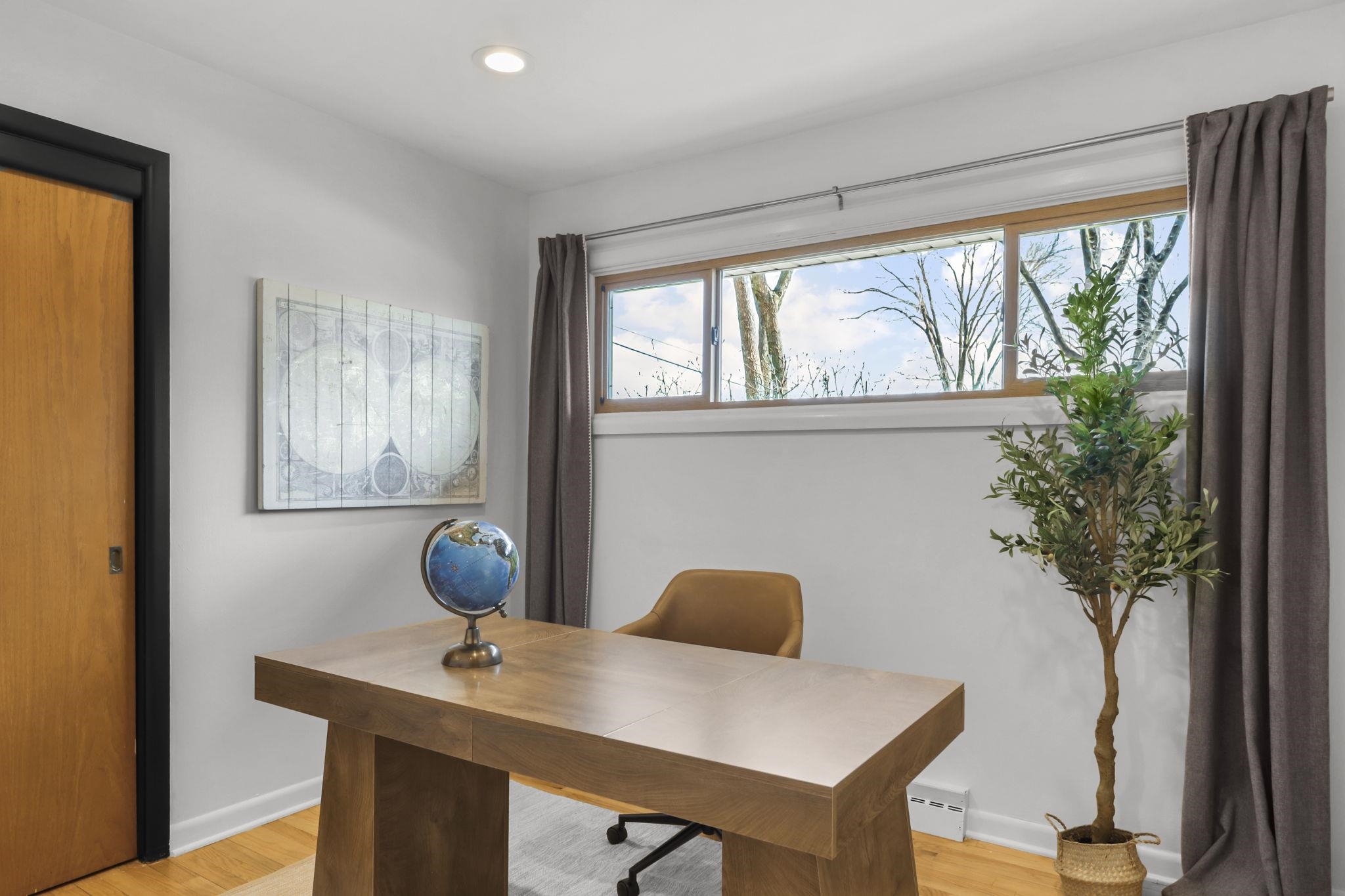 504 Douglas Trail Madison, WI 53716 - Photo 10 of 35