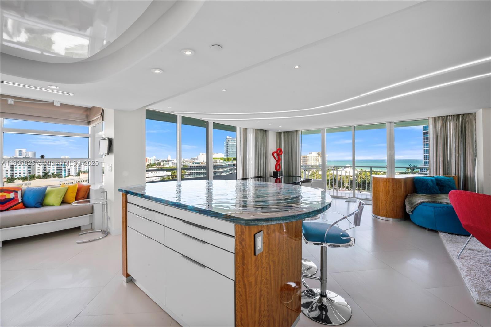 400 South Pointe Drive, Unit 910 Miami Beach, FL 33139 - Photo 15 of 44 a kitchen with granite countertop lots of counter top space