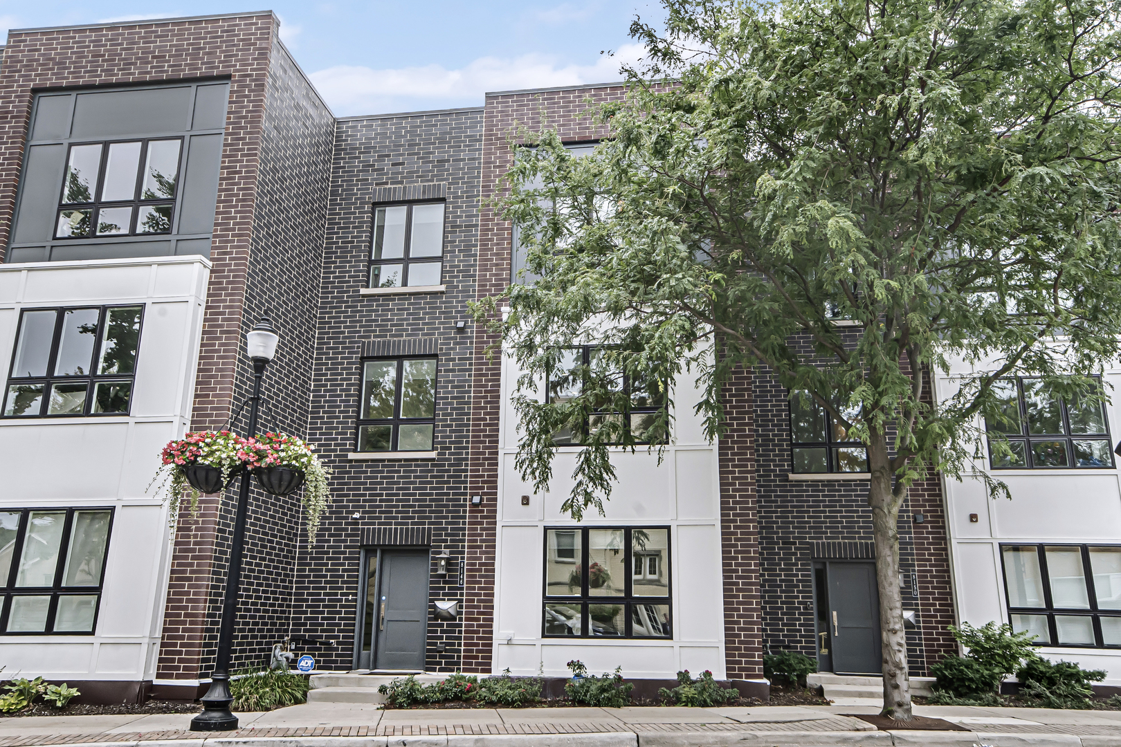 8146 Lincoln Avenue Skokie, IL 60077 - Photo 1 of 25