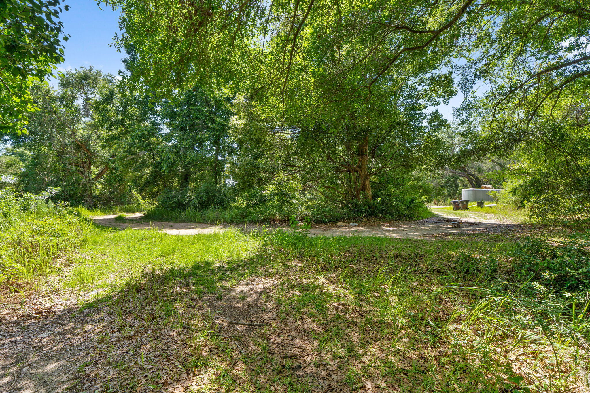87 Pecan Drive Freeport, FL 32439 - Photo 2 of 9 a view of a back yard