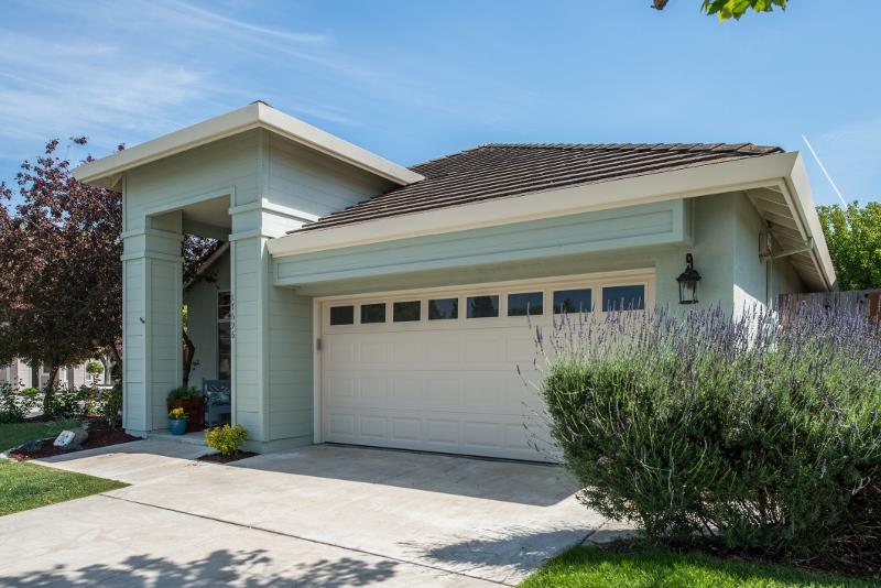 17696 River Run Road Salinas, CA 93908 - Photo 2 of 26 Gallery Image 2