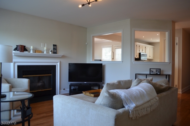 201 Appleton Way Whippany, NJ 07981 - Photo 2 of 36